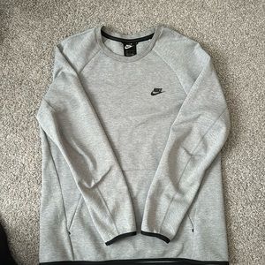 NEW Nike sweatshirt.